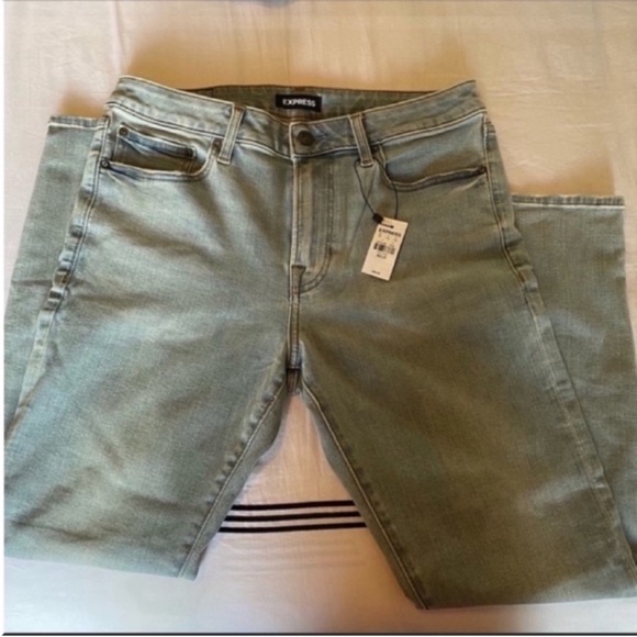 NWT Men's Express Athletic Light Wash Skinny Jeans Size 31 x 30 - Picture 3 of 6